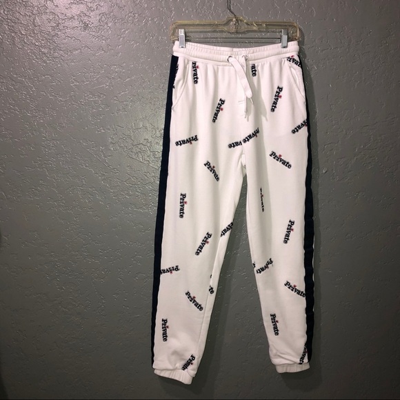 Zoe Karssen sweat pants with “repeating private” - Picture 3 of 8